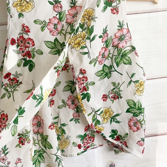 Paper Crane Floral Open Back Top - Picture 5 of 5